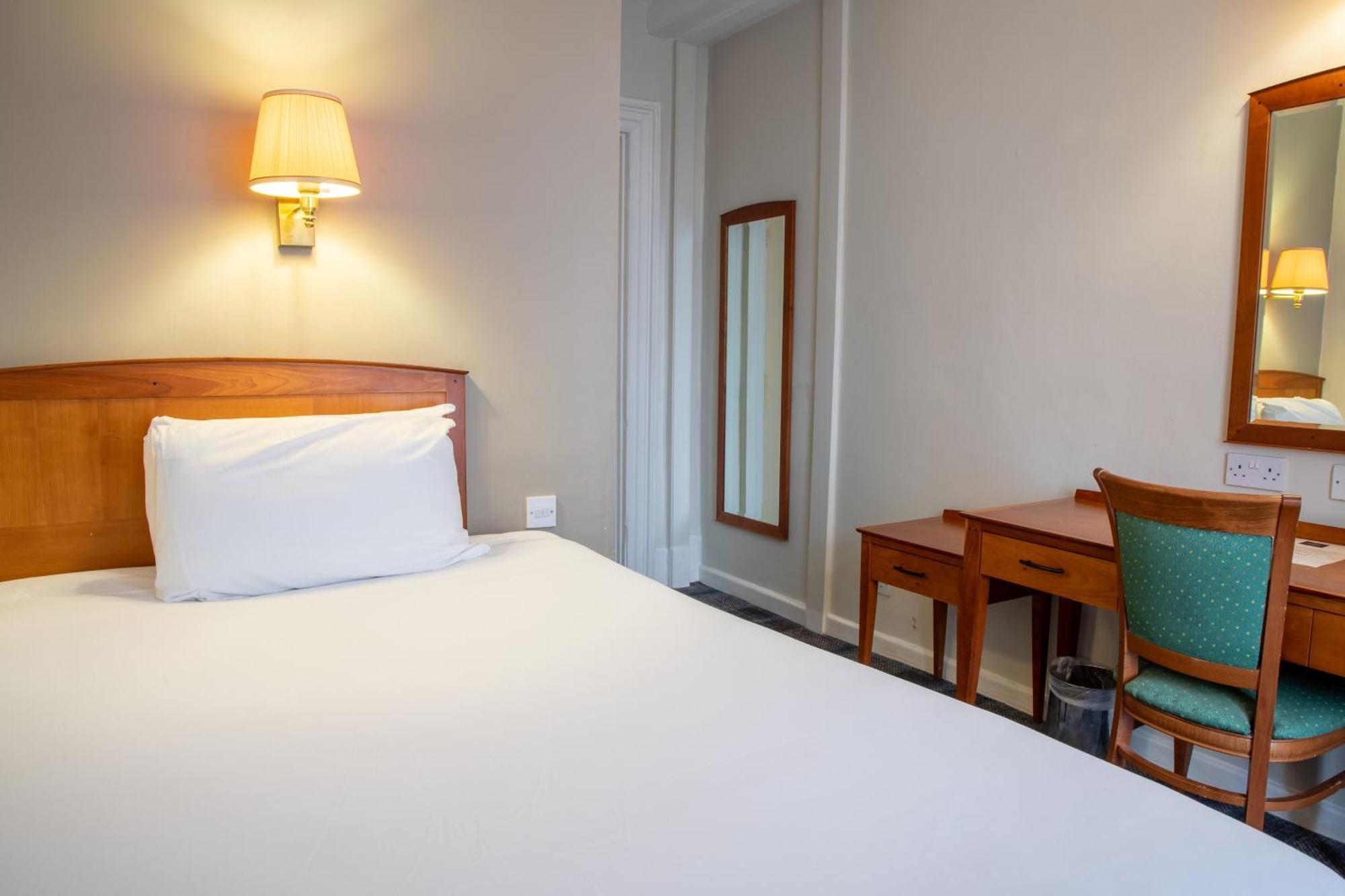 Arnos Manor Hotel Бристоль Экстерьер фото