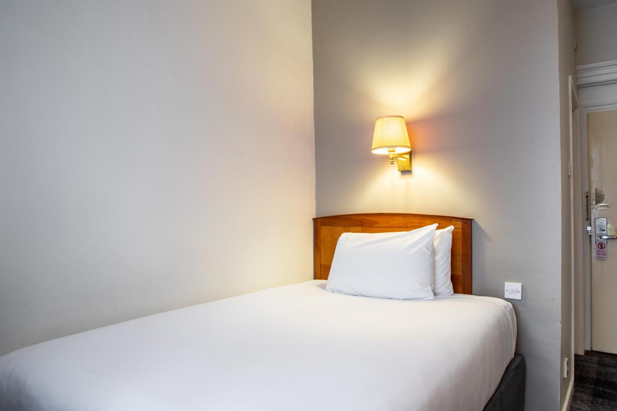 Arnos Manor Hotel Бристоль Экстерьер фото